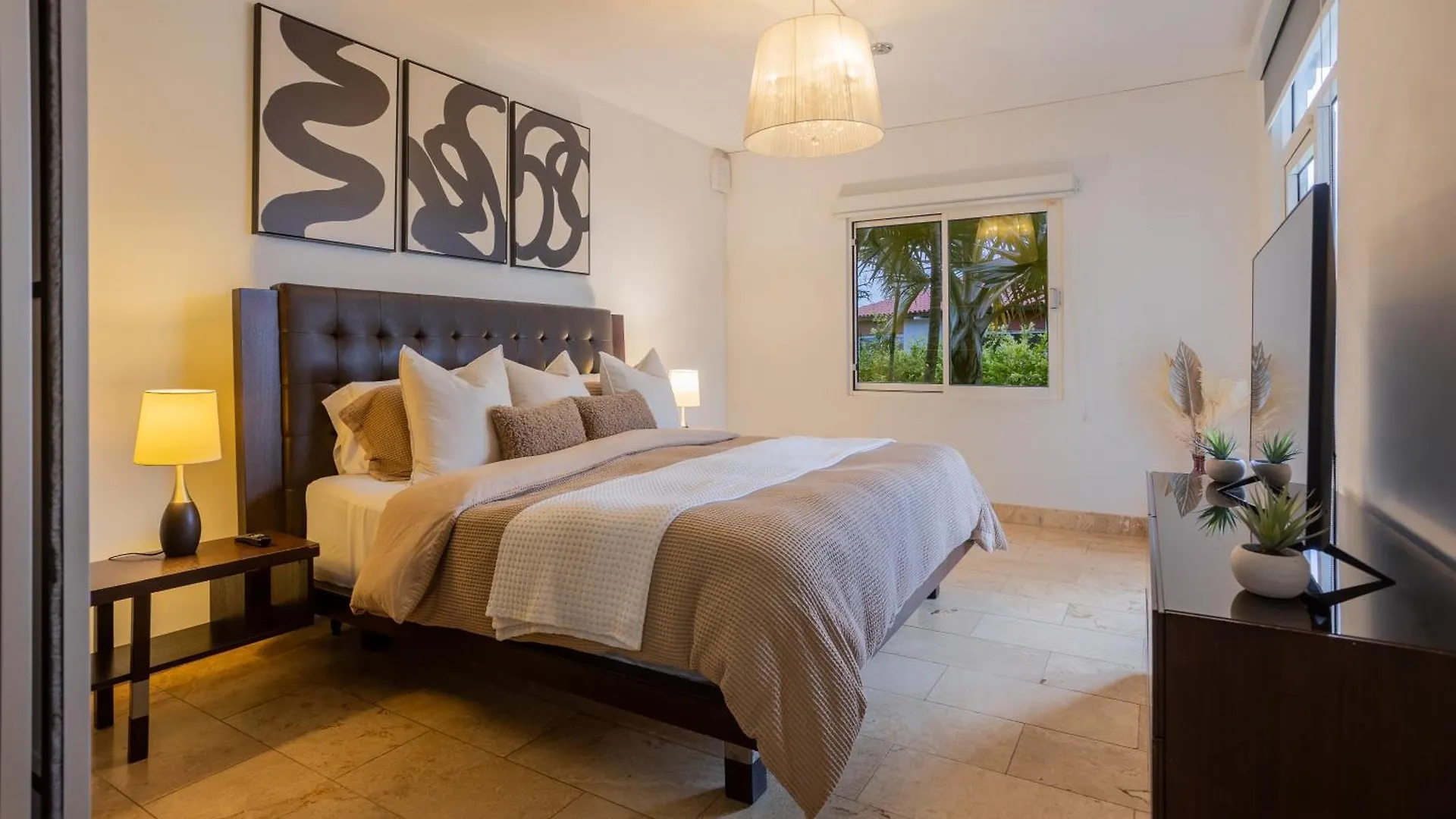 4 Bedrooms Modern Condo At Walking Distance From Eagle Beach Palm Beach Apartamento